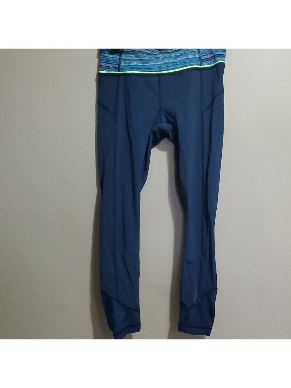 Lululemon Navy Pace Queen Tight Size 6